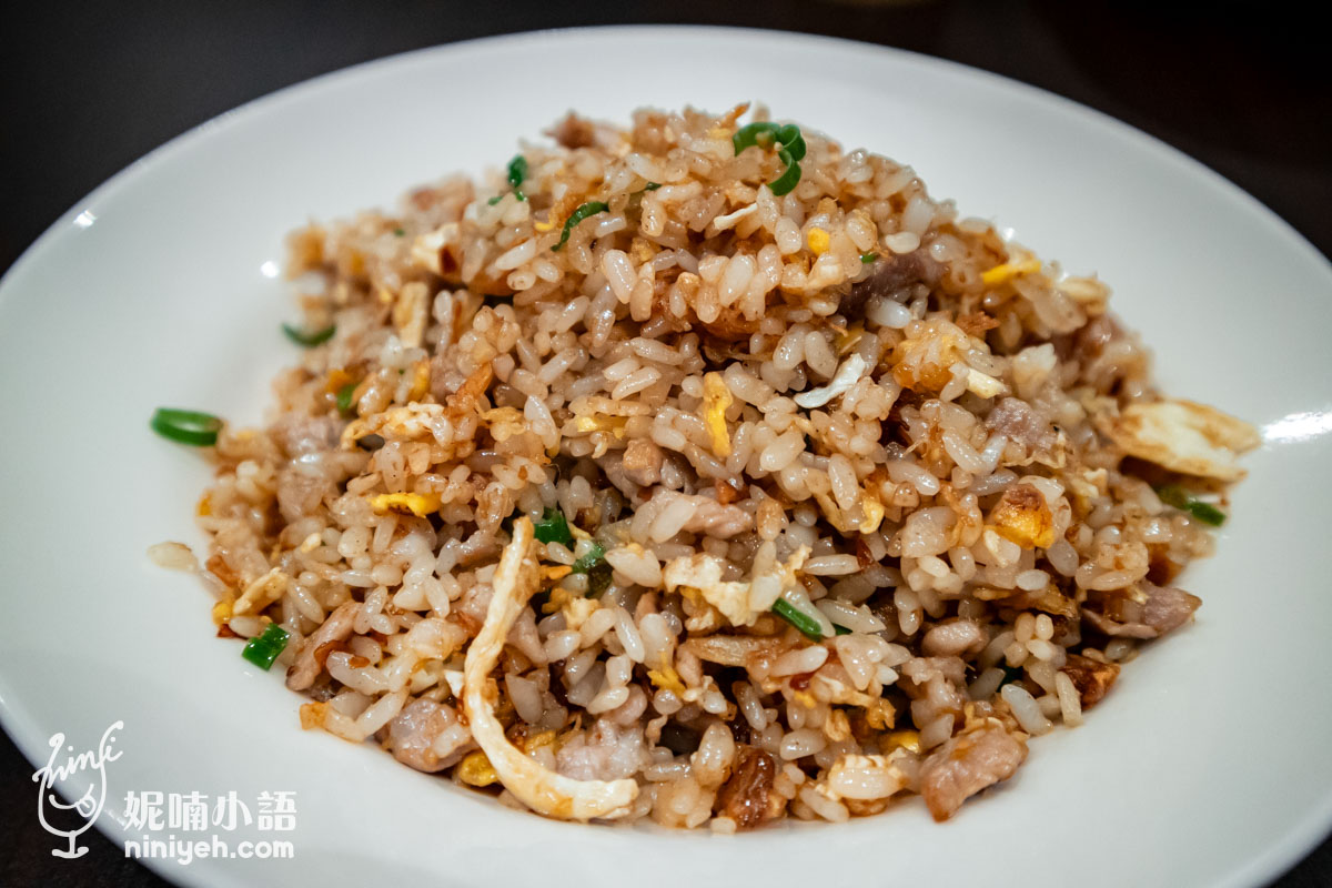 添厚肉絲蛋炒飯:米飯粒粒金黃飽滿,鍋氣十足且帶焦香