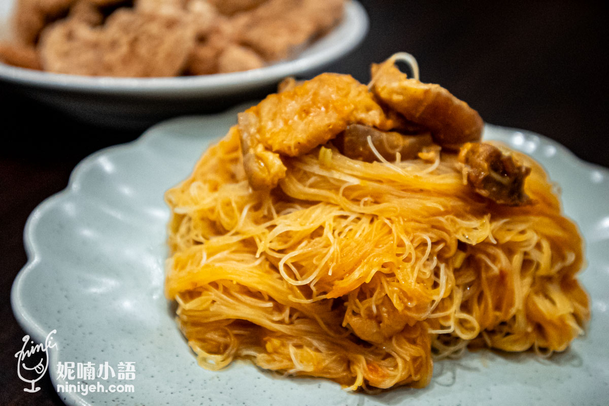 添厚招牌南瓜炒米粉:米粉呈現勻稱黃澄色澤,口感甜潤濕滑