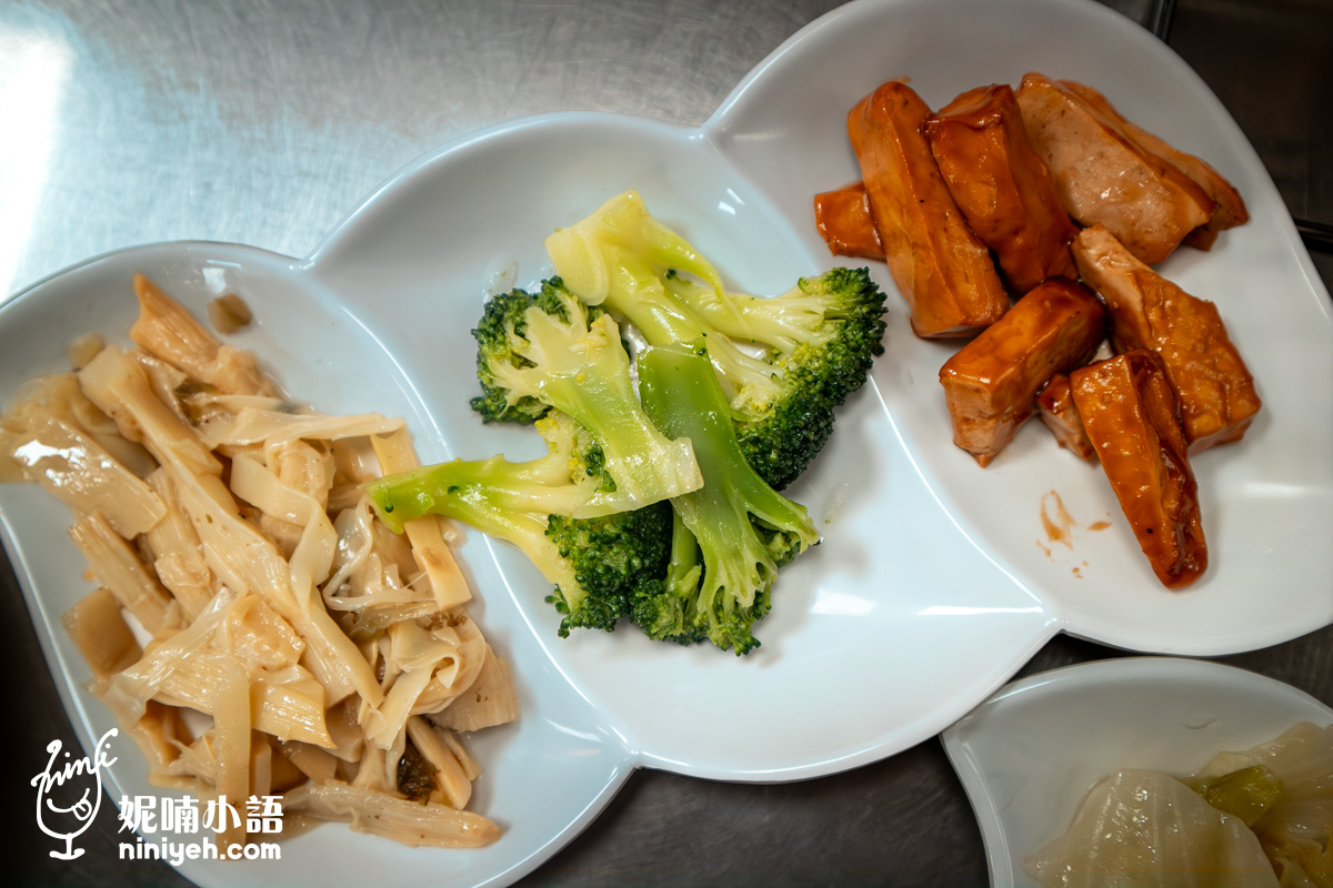 梁記嘉義雞肉飯｜紅到讓人想不透的台北雞肉飯名店