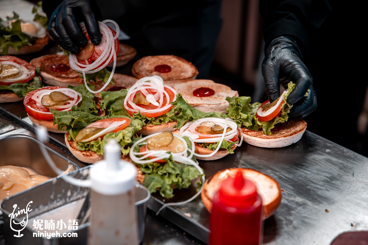 DE FONTEIN GRILL BURGER|豪斯登堡也吃得到「佐世保認證漢堡」了!經典標配組合告訴你 DE FONTEIN GRILL BURGER|豪斯登堡也吃得到「佐世保認證漢堡」了!經典標配組合告訴你