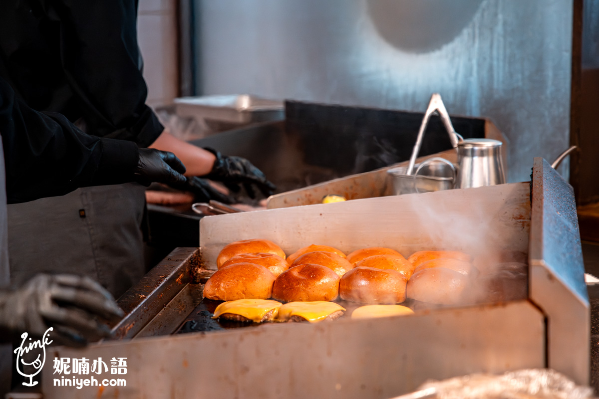DE FONTEIN GRILL BURGER|豪斯登堡也吃得到「佐世保認證漢堡」了!經典標配組合告訴你 DE FONTEIN GRILL BURGER|豪斯登堡也吃得到「佐世保認證漢堡」了!經典標配組合告訴你