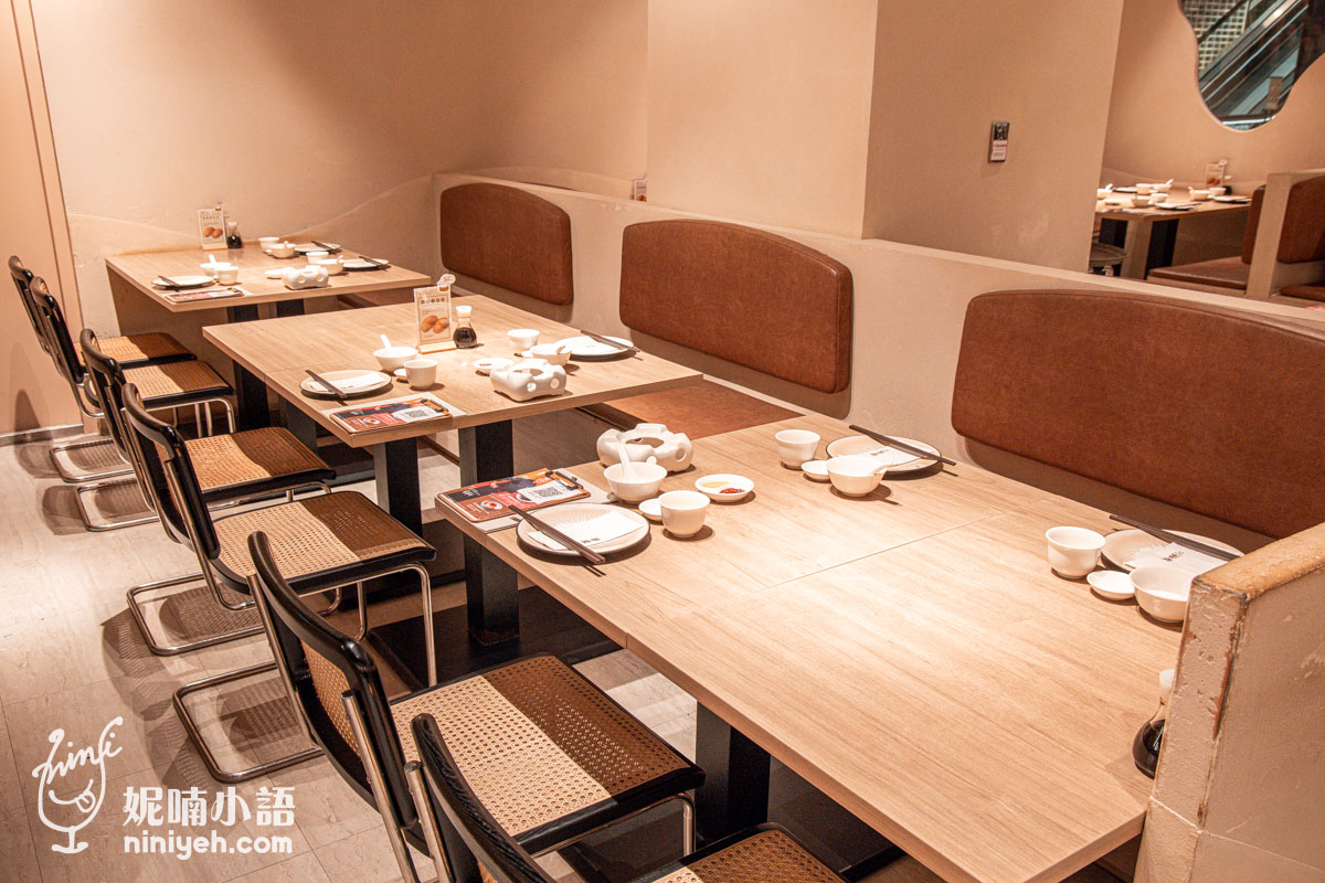 華漾DIM SUM 忠泰樂生活店 桌椅配置與座位環境