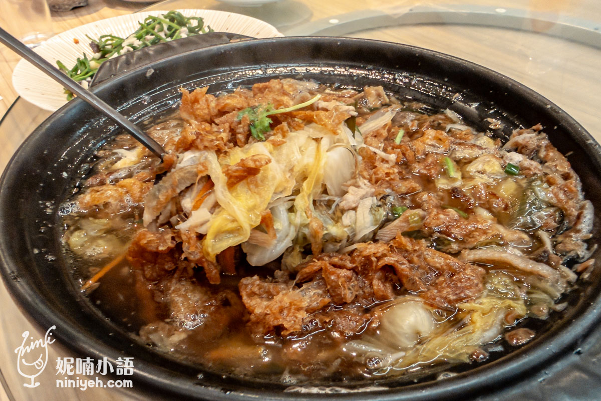 花蓮吉安壽豐小吃慶豐店西魯肉豐富配料與蛋酥特寫